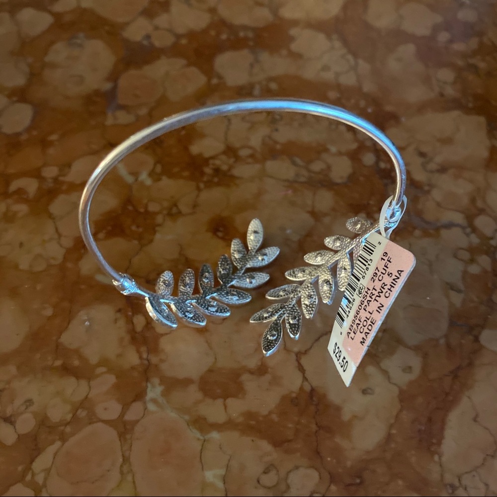 NEW Leaf Bangle - Picture 3 of 4